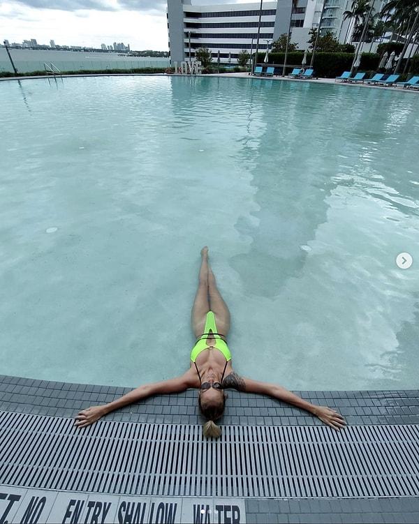 12. Miami'de tatil yapan Didem Soydan, yaptığı paylaşımlarla Instagram'ı alev alev yaktı.