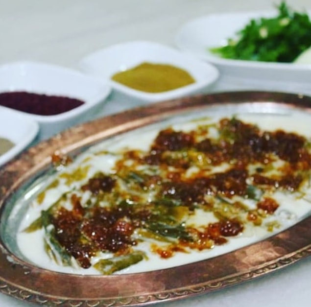 1. Yöresel yemeklerin en güzellerinden kiraz yaprağı sarması...