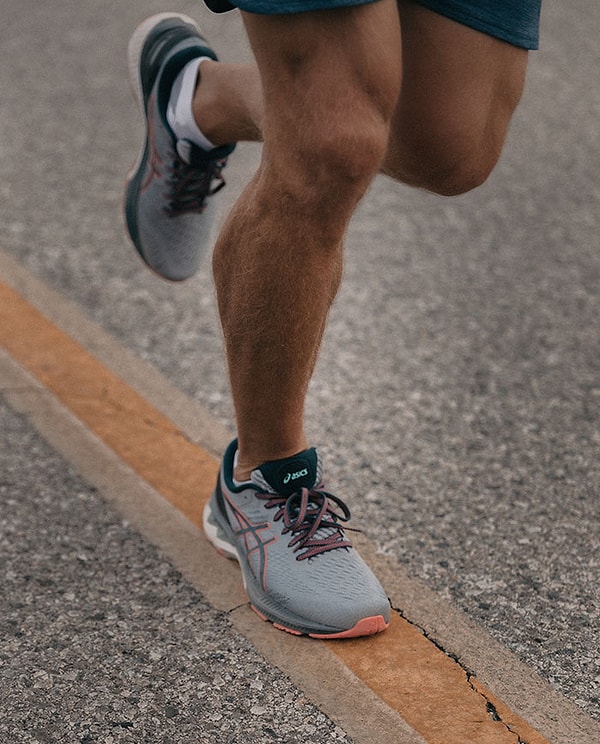 8. Бегать с неподвижными руками