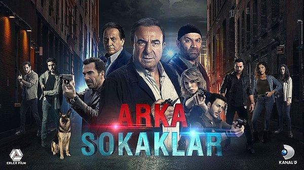 17 Haziran 2022 tarihinde sezon finali yapan Arka Sokaklar'ın kadrosunda pek çok değişiklikler yaşandı. Dizinin de yeni sezon yayın tarihi belli oldu.