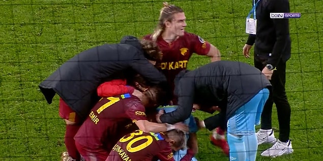Göztepeli futbolcular, karşılaşmada ilk golden sonra kaleci İrfan Can Eğribayat'a koşarak moral verdi. Müsabakadan sonra gözyaşlarını tutamayan İrfan Can Eğribayat'a takım arkadaşları ve taraftarlar destek oldu.
