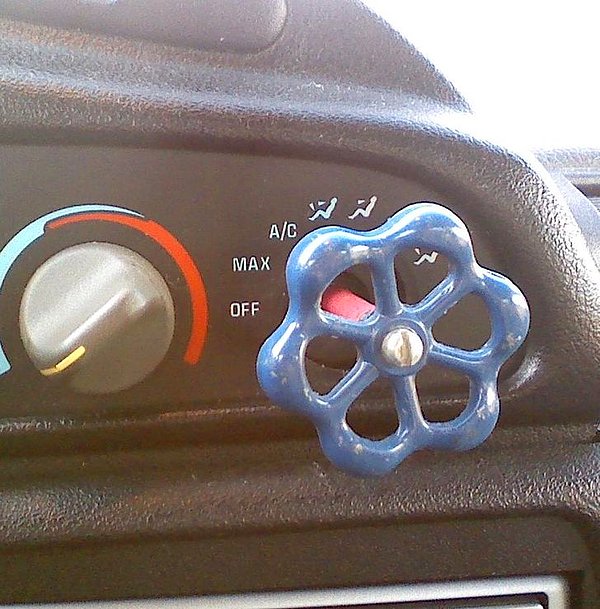 6. "Arabamın kırılan klima kontrol düğmesi için babamdan otantik bir çözüm."