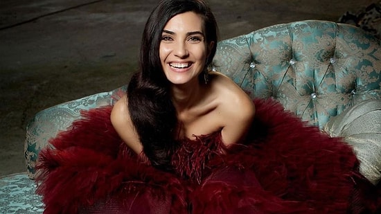 Tuba Büyüküstün Madame Tussauds'da! Balmumu Heykeli İçin Hazırlıklara Başladı...