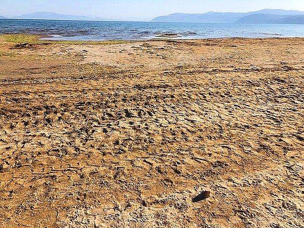 5. Isparta: Türkiye'nin en önemli doğal su kaynaklarından Eğirdir Gölü'ndeki çekilmeler 50 metreyi aştı. Göl kuruma tehlikesi altında.
