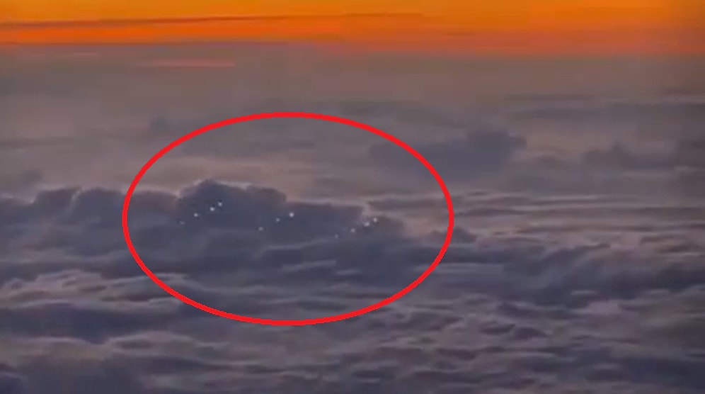Çin'de Kaydedilen Kafa Karıştırıcı Görüntüler: Yüzlerce Kilometre Yükseklikteki Bu Işıklar UFO Olabilir mi?