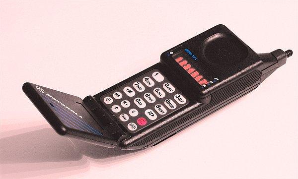 Cebe sığan ilk cep telefonu: Motorola MicroTac 9800X
