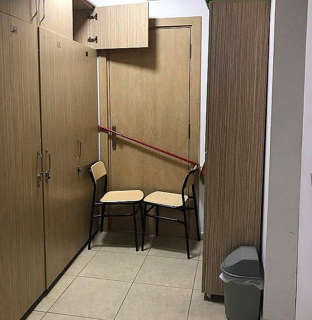 1. Bingöl'de Pir Ali Kız Öğrenci Yurdu’nda erkeklerin girdiğini ve tacize uğradıklarını öne süren öğrenciler, geçtiğimiz günlerde eylem düzenledi. Yurtta intihar olayının da yaşandığını belirten öğrenciler güvende olmadıklarını belirtti.