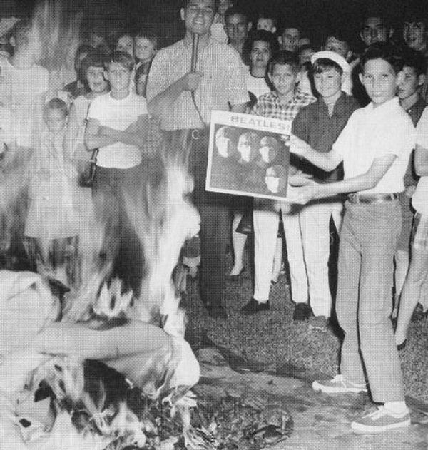 Zamanında kendilerinin İsa’dan daha ünlü olduğunu ve yıllar sonra solo şarkısıyla birlikte “Tanrı’ya, İsa’ya ve Beatles’a inanmadığını” söyleyen grup üyesi George Harrison’dı.