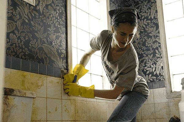 18. 'Maid' dizisinde Alex karakterini canlandıran Margaret Qualley, dizide hizmetçi olarak temizlediği pis evlerin tamamen kurmaca olduğunu söylemiş.