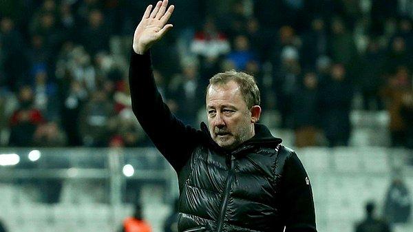 Geçen sezon şampiyonluk yaşayan Sergen Yalçın yönetimindeki Beşiktaş bu sezon Süper Lig 'de son 5 maçta galibiyet göremedi.