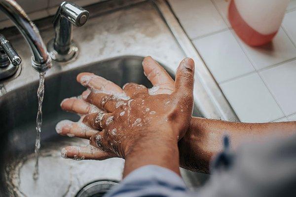 12. Ellerinizi sık sık ve iyi bir şekilde yıkayın.