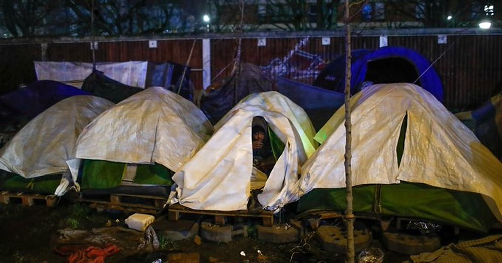 Paris'te Göçmenlere Yönelik Kılıçlı Saldırı: 'Yabancılardan Bıktık'