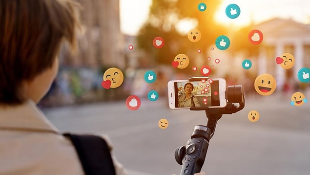 Influencerlık günümüzün en geçerli mesleği ve pek çok genç influencer olmak için yanıp tutuşuyor.