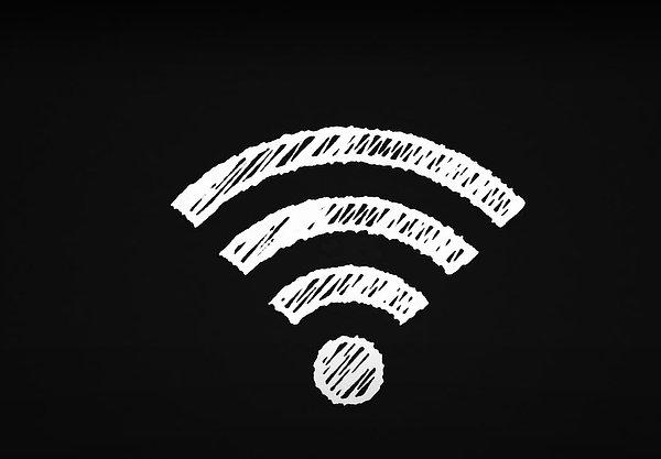 8. Wi-Fi kablosuz devrine geçiş yaptı. (1997)