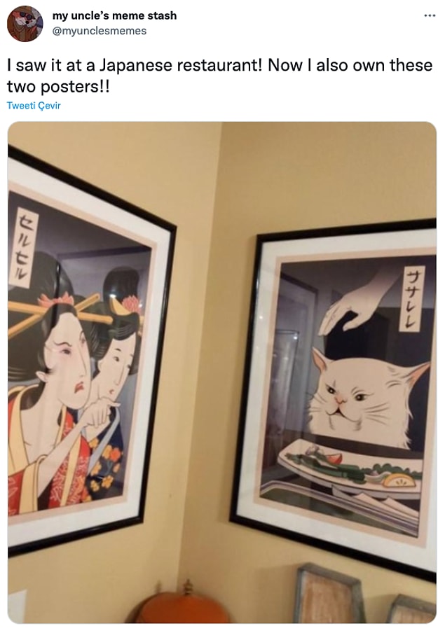 8. "Bunu Japon restoranında gördüm! Şimdi kendim de iki postere de sahibim."