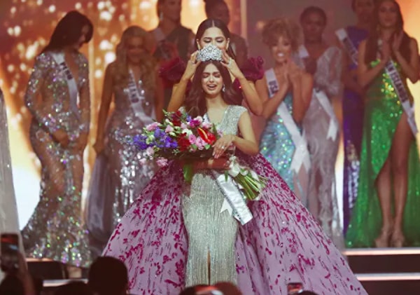 На церемонии, проходившей в Эйлате, одном из туристических центров страны, красавица Индии Харнааз Сандху выиграла корону.