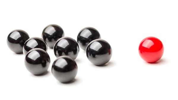 10. Son olarak bir torbada 2 siyah, 4 beyaz ve 3 kırmızı top bulunmaktadır. Rastgele 1 top çekiliyor. Çekilen topun siyah veya kırmızı bir top olma olasılığı nedir?