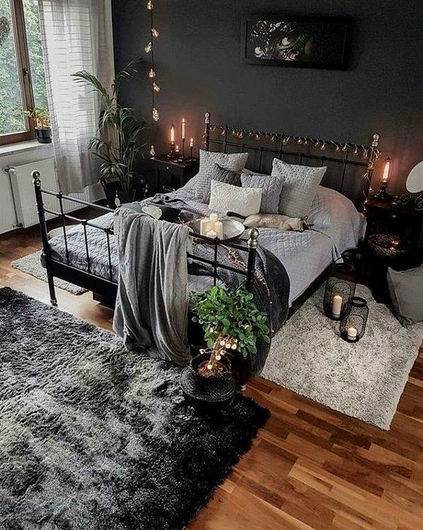 14. Bazen de koyu renklerin asilliği bize huzur verir. Ferforje yatak ile böyle cool bir yatak odasına sahip olabilirsiniz...