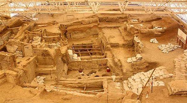 6. Çatalhöyük Neolitik Alanı - Konya