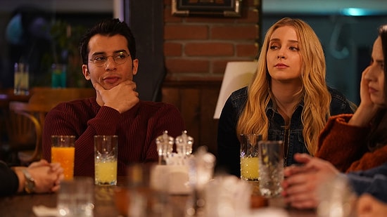 Hayal Köseoğlu Mahkum Dizisinde Sasha Karakteriyle Ekranlara Çıkıyor! Hayal Köseoğlu Kimdir? Kaç Yaşında?