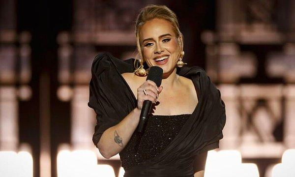 15. Uzun bir aranın ardından '30' albümü ile çıkış yapan Adele rekor üstüne rekor kırdı.