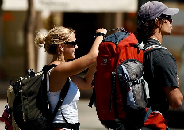 8. Брак позиционируется как начало жизни женщины, но конец жизни мужчины. И это очень глупый стереотип