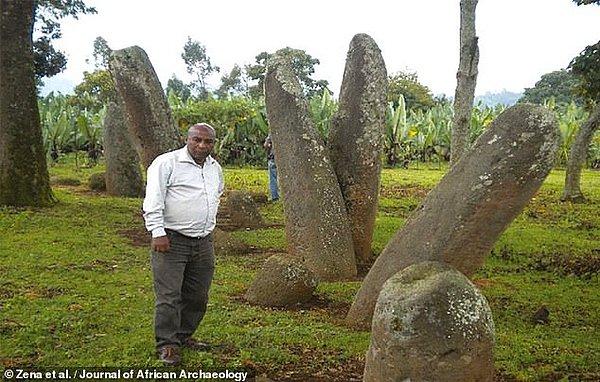 Daha önce tarihlendirilen tek stel, Sakaro Sodo'nun yaklaşık 48 km kuzeyindeki Tuto Fela'daydı.