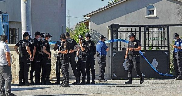 'Delillerin yok olması için ateşe verdim'