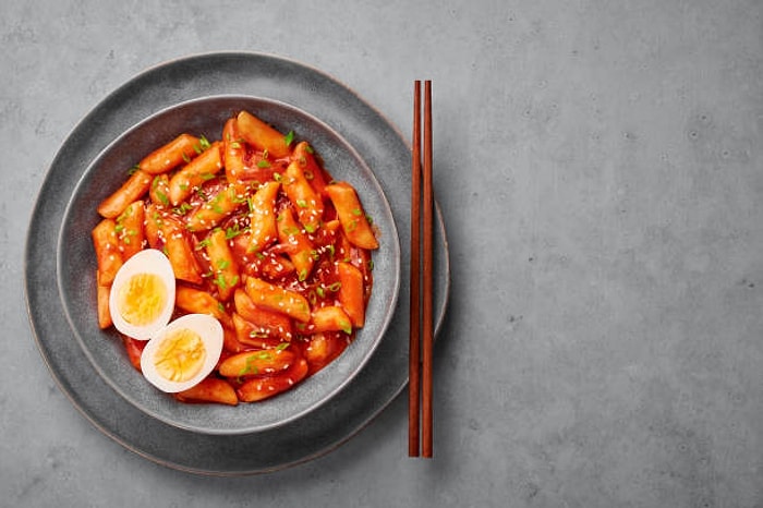 MasterChef Tteokbokki Tarifi ve Yapılışı: Tteokbokki Nasıl Yapılır? Tteokbokki Malzemeleri...