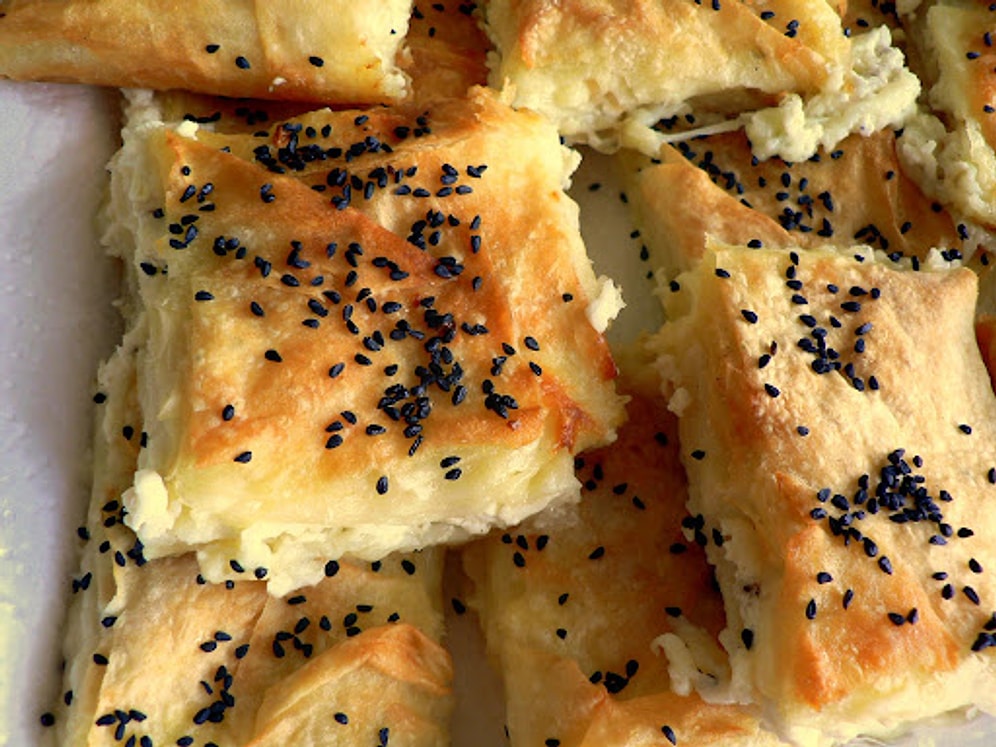 Sodalı Börek Nasıl Yapılır? İşte Sodalı Peynirli Börek Tarifi…