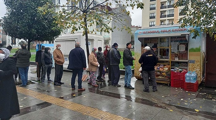 Halk Ekmek Kuyrukları NYT'de: 'Türkler Enflasyonla Boğuşuyor...'