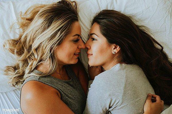 Cinsellik esnasında en çok orgazm olan kadınlar ise %86 ile lezbiyenler.