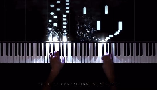 Kaosun Güzelliği: Beethoven'ın Moonlight Sonata Bestesinin Hayranlıkla İzleyeceğiniz Piyano ile Çalınma Şekli