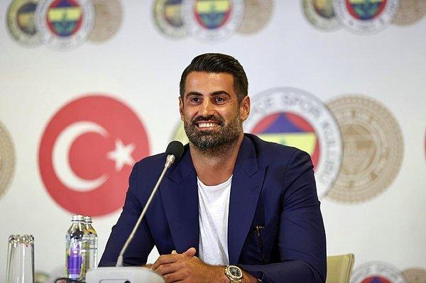 Kulüpten yapılan açıklamada, Türk futbolunun önemli isimlerinden, eski milli futbolcu Volkan Demirel ile teknik sorumlu pozisyonu için 2,5 yıllık sözleşme imzaladık. Volkan Demirel’e ve ekibine başarılar dileriz" ifadelerine yer verildi.