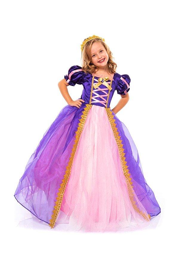 1. Uzat altın sarısı saçlarını Rapunzel! Şimdiki çocuklar çok şanslı çünkü uygun fiyata istedikleri kostümü bulabiliyorlar.