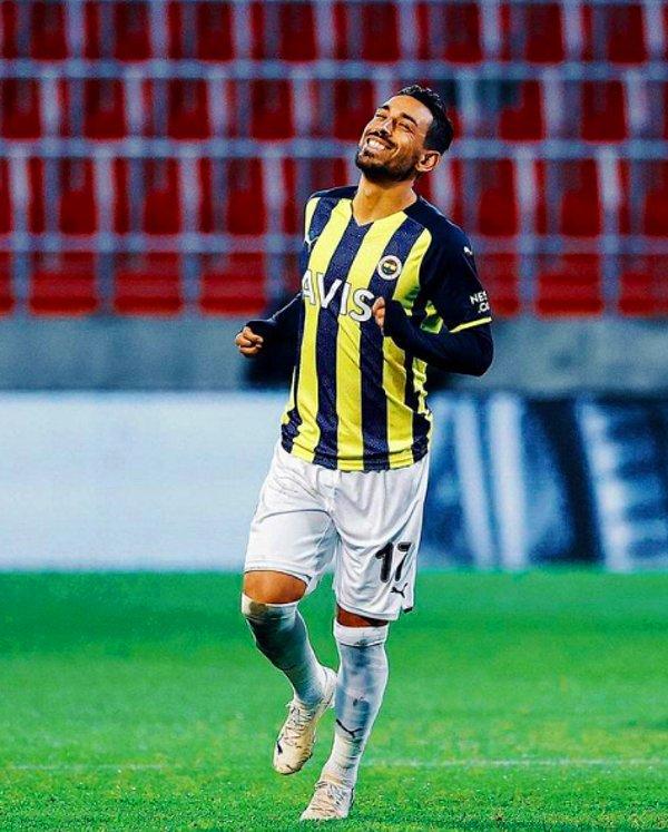 İrfan Can Kahveci’yi tanıyorsundur. Başarılı isim hatırlarsanız geçtiğimiz aylarda Fenerbahçe’ye transfer olmuş,
