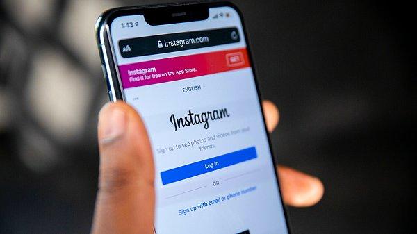 Instagram Hikeyeler için yakın zamanda duyurulan Playback özelliğinden bahseden Mosseri, bu özellikle beraber en fazla 10 hikayeden oluşan bir yeni yıl paylaşımı yapılabileceğini aktardı.