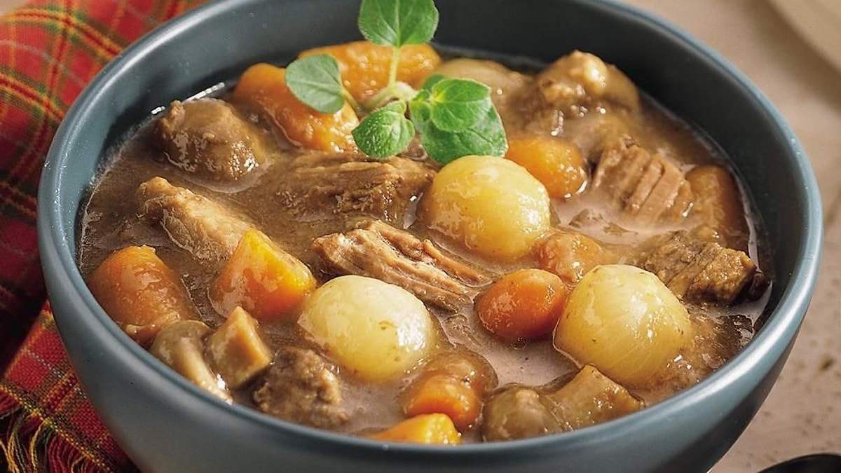 Lezzetiyle ve Tüm İhtişamıyla Yılbaşı Sofralarında Efsaneleşip Davet Masalarına Renk Katan Hindi