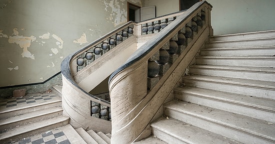 20 фотографий заброшенных шедевров архитектуры от французского фотографа