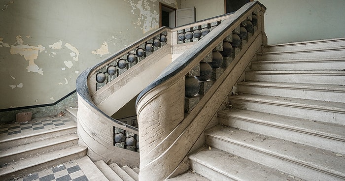 20 фотографий заброшенных шедевров архитектуры от французского фотографа