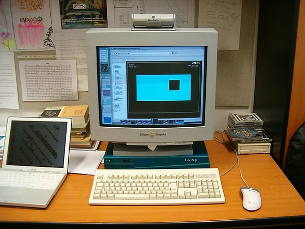 7. Каждый компьютер сходил с ума на Новый год от поздравлений.