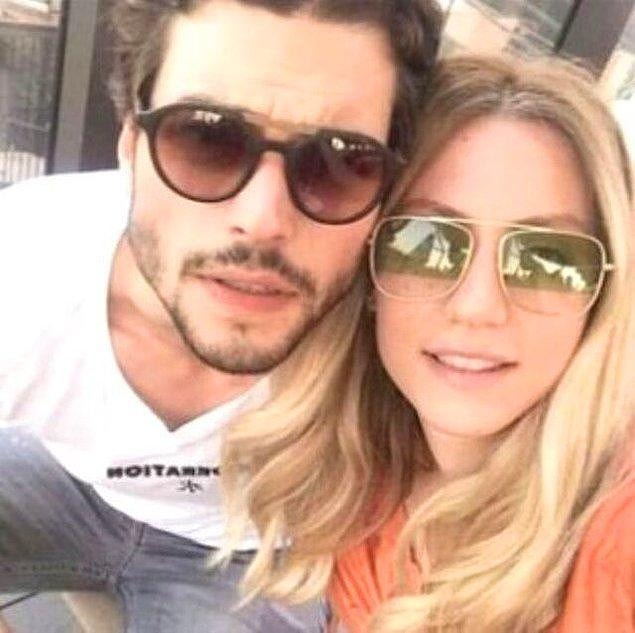 İkiliyle ilgili sık sık evlilik haberleri ortaya çıksa da her defasında yalanlıyor Akın Akınözü.