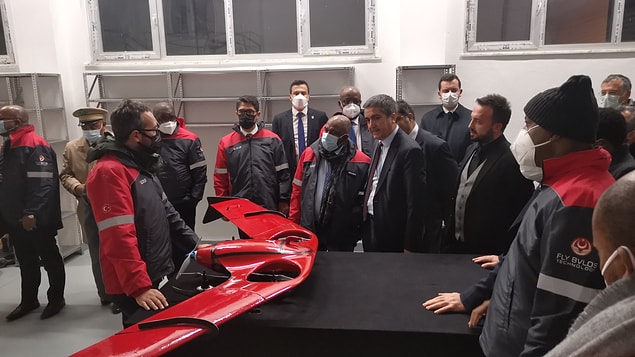 Heyet, programın ardından droneparkta incelemelerde bulundu.