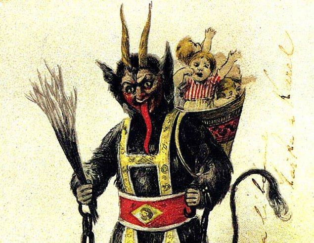Her 5 Aralık'ta "Krampusnacht" adlı bir gecede, canavar kostümlü insanlar Krampus'un kılığına giriyor ve hediyeler ve eğlenceli tehditler sunarak evlere ve işyerlerini geziyor.