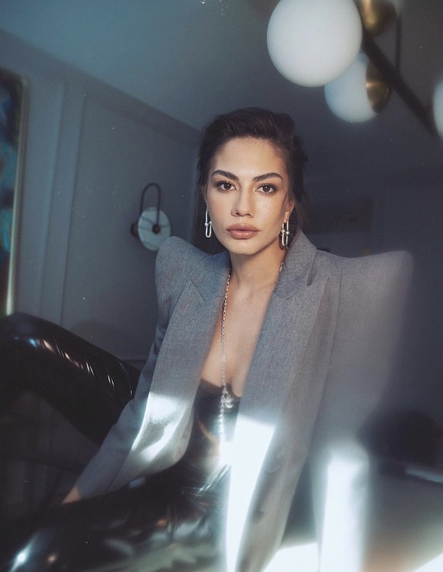 15. Demet Özdemir