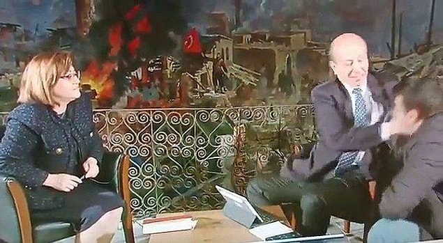 Bildiğiniz üzere HaberTürk yazarı Muharrem Sarıkaya'nın çalışanı Ahmet Demir'e attığı tokat, dün sosyal medyayı ayağa kaldırmıştı.