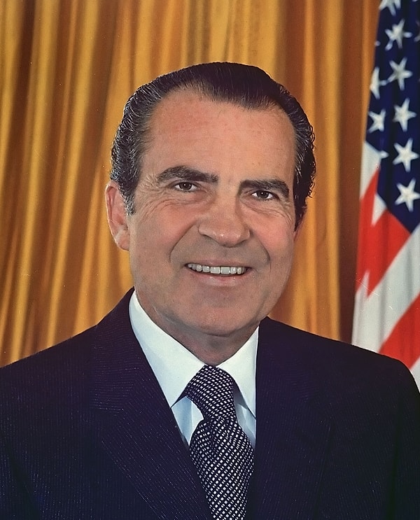 Bunun üzerine 1971 yılında ABD Başbakanı Richard Nixon doları altından çıkararak, yani tamamen bağımsız kılarak tüm dünyada şok etkisi yarattı.