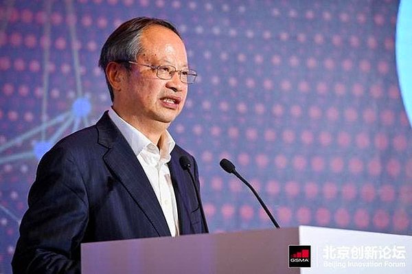 Global Mobil İletişim Derneği Danışmanı Wang Jianzhou, 5G ile ilgili çalışırken 6G çalışmalarına da hali hazırda hız kazandırdıklarını ifade ederek, "2030 yılına kadar 6G mobil ağı ticari olarak mevcut olacak" dedi.