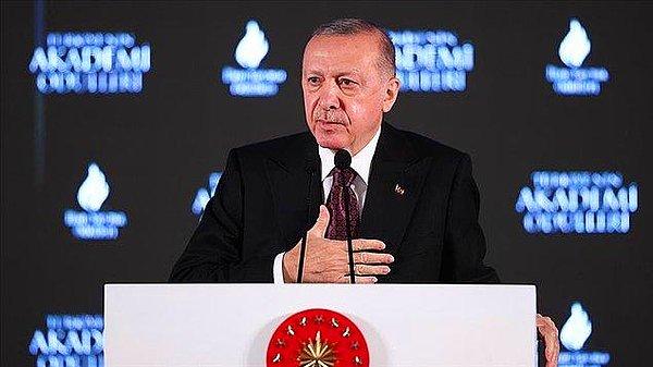 4. Cumhurbaşkanı Erdoğan, dünkü konuşmasında Merkez Bankası'nın döviz rezervlerine de değindi. Erdoğan, 'Başbakanlığım döneminde bu döviz rezervini 135 milyar dolara kadar çıkardık. Daha sonra bir düşüş yaşandı, yoktum. Cumhurbaşkanıydım' dedi.