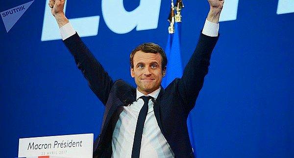 7. 1977 yılında Fransa Cumhurbaşkanı  Emmanuel Macron dünyaya geldi.